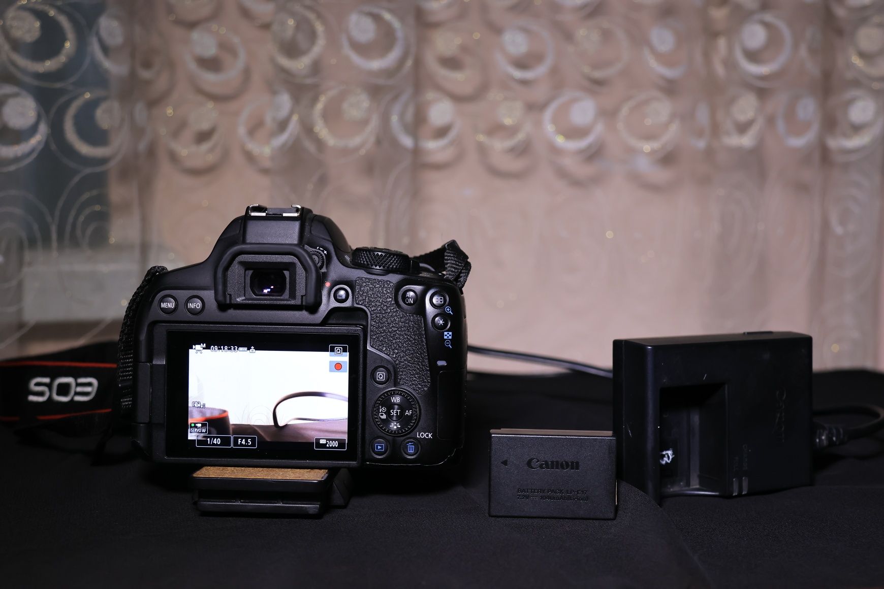 Canon 850D. 18*135 stm abyektiv