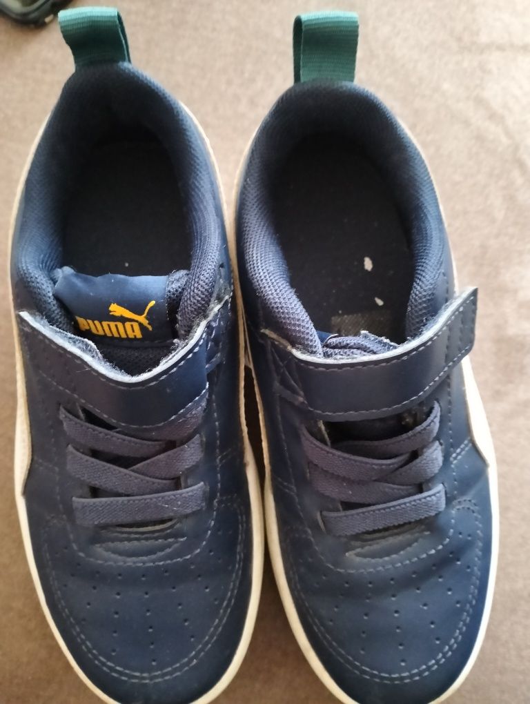 Adidași Puma numărul 30