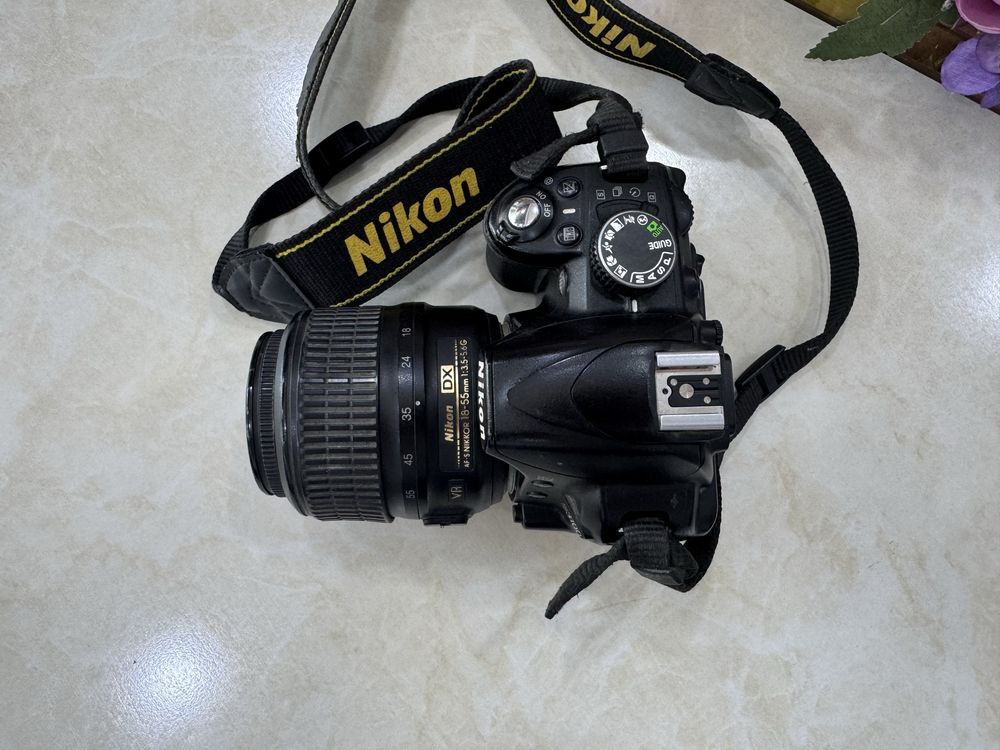 Nikon D3100. Sotiladi xolati ideal yangi desaxam b’oladi.