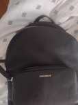 Vând rucsac nou din piele coccinelle ( cu factura ) este in țiplă nou