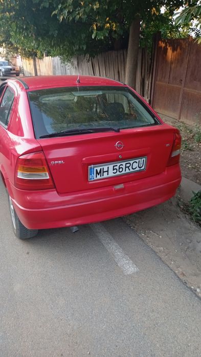 Opel Astra 2000 rosu