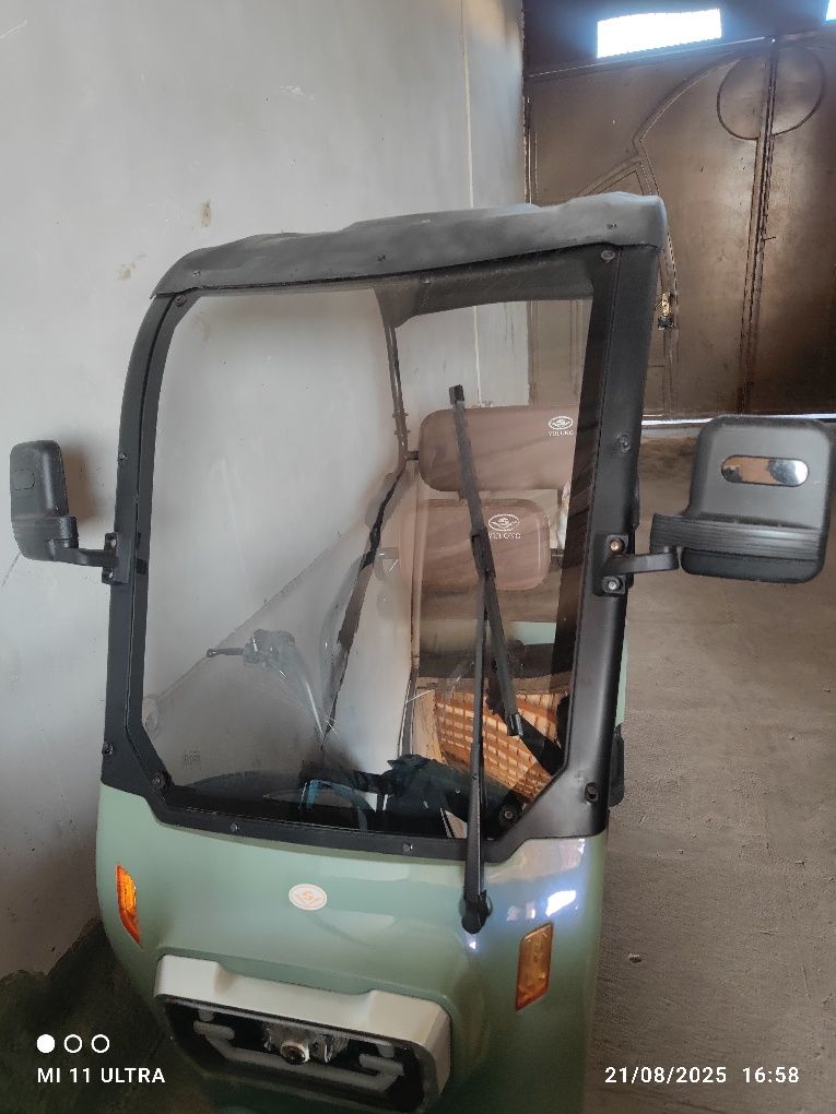 Yuk tashiydigan elektro-mototsikl (trike) sotiladi