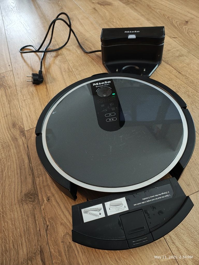 Прахосмукачка робот Miele Scout RX1 употребявана