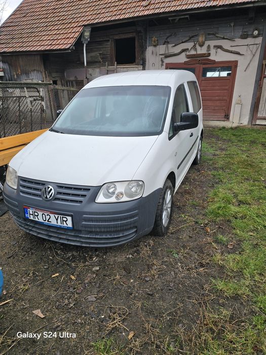 VW Caddy cu 7 locuri