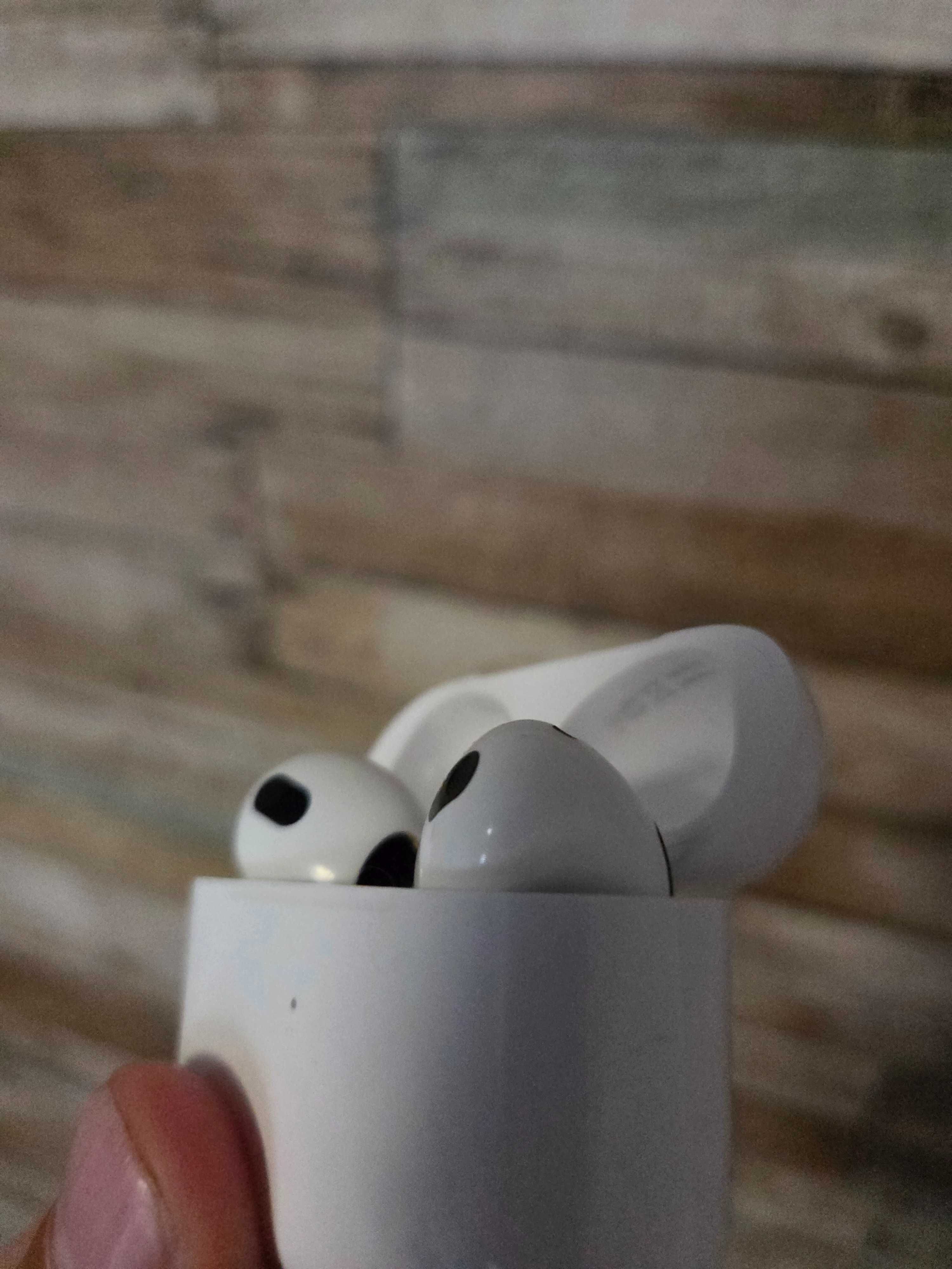 Оригинални  слушалки  airpods 3 gen  нови !