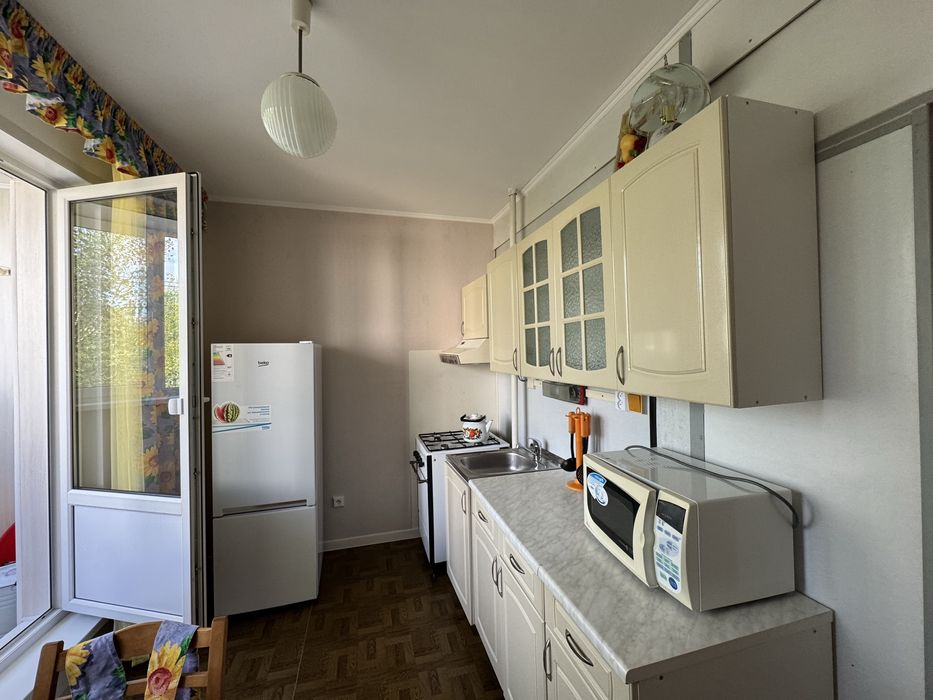 Сдается 2ком квартира в 4 микрорайоне, 7 этаж, лифт работает