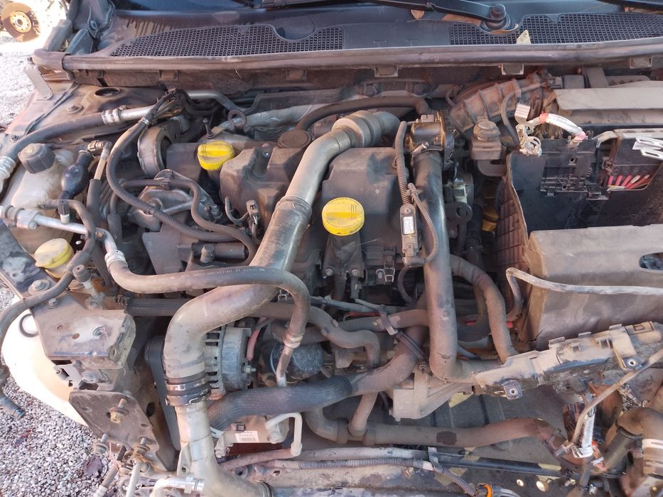 Продавам на части Рено Флуанс 1.5 дци 106кс