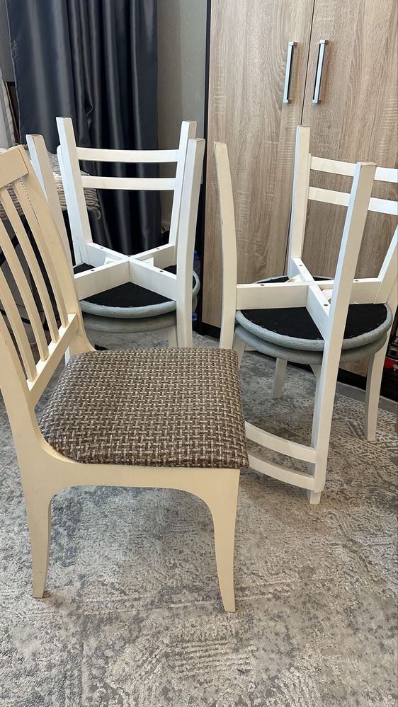 Продам Стулья 4 +1
