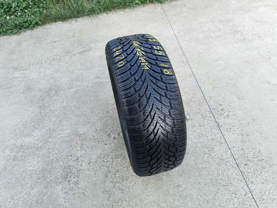 O anvelopa de iarna 215 55 18 nokian WR suv 4 profil de 7,5 mm