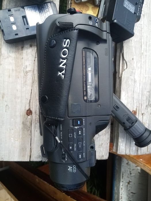 Продам видеокамеру "Sony" за 7000 тг.В хорошем состоянии.
