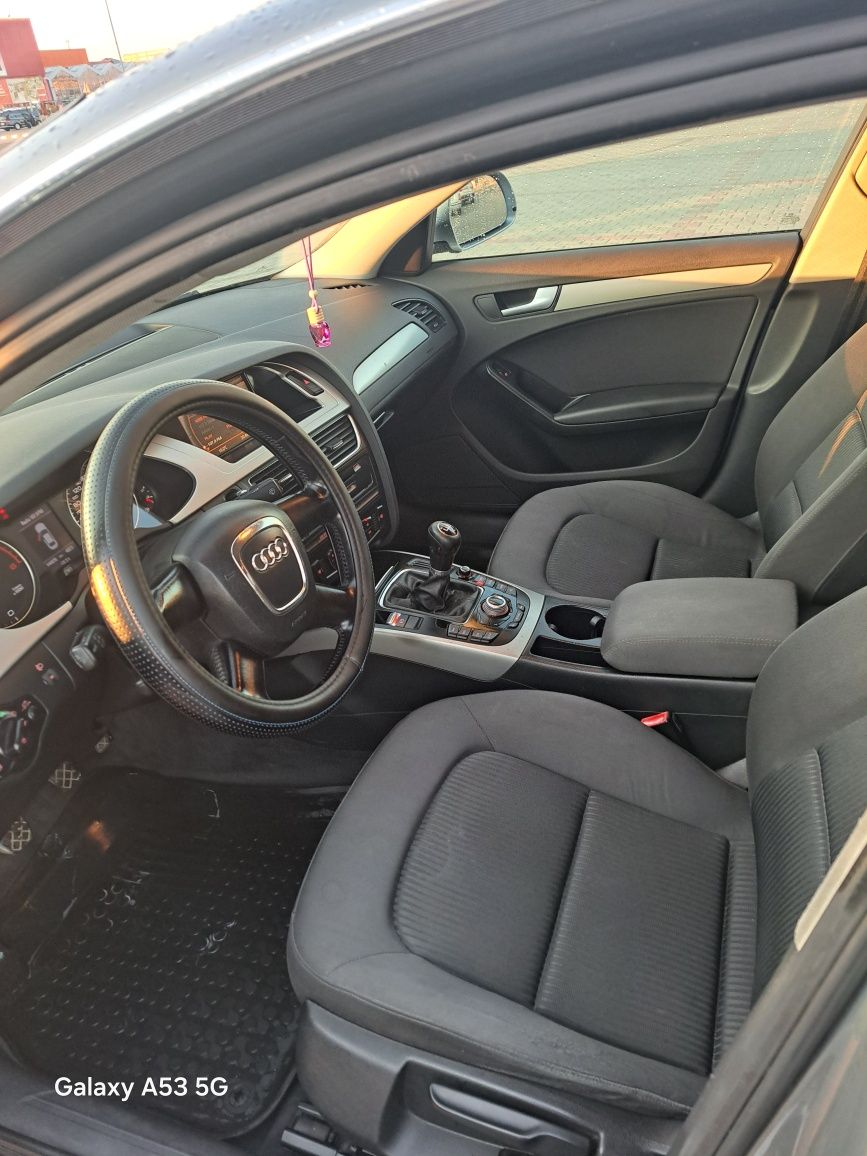 Vând Audi a4 b8.