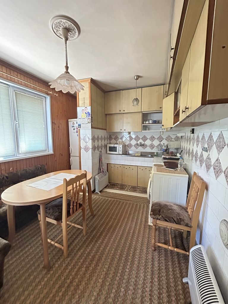 Продава се Многостаен апартамент в Троян - 100 кв.м за 1090 €/кв.м - Снимка #1