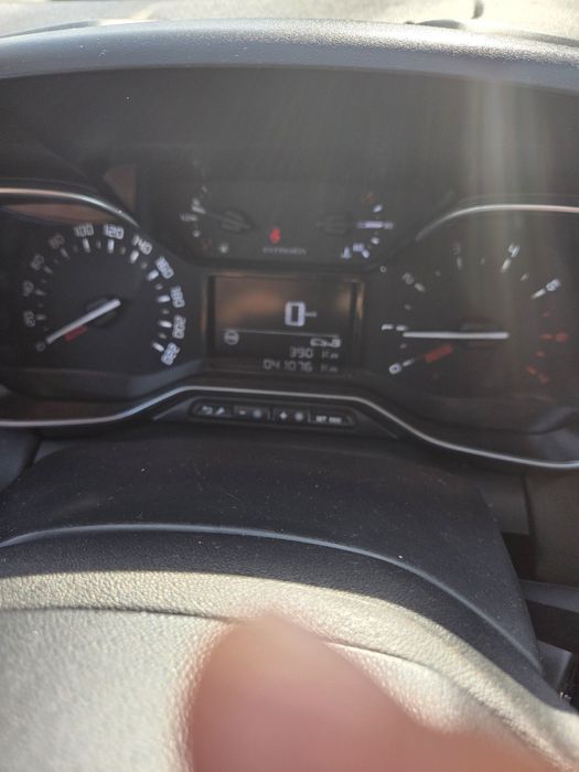 Proprietar vând Citroen c3 aircros 1,2benzina,anul 2020
