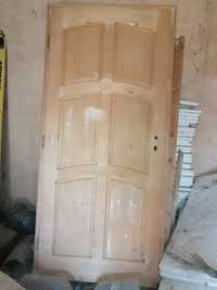 Продавам дървена врата широка каса!