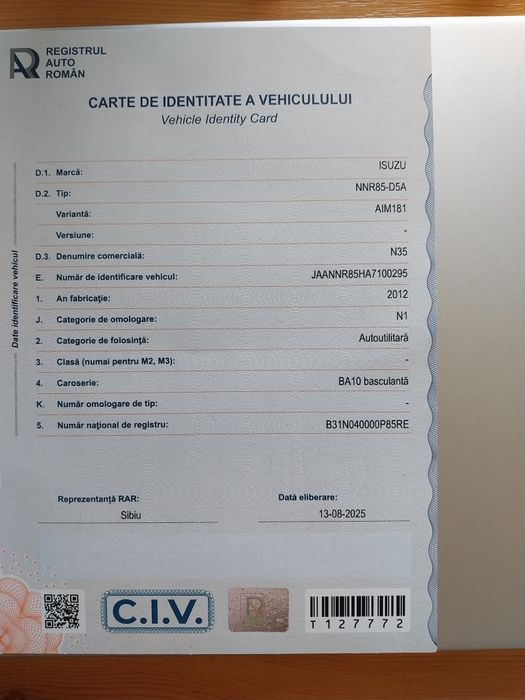 Oferta vând Isuzu basculabil pe 3 părți cu clima an 2012