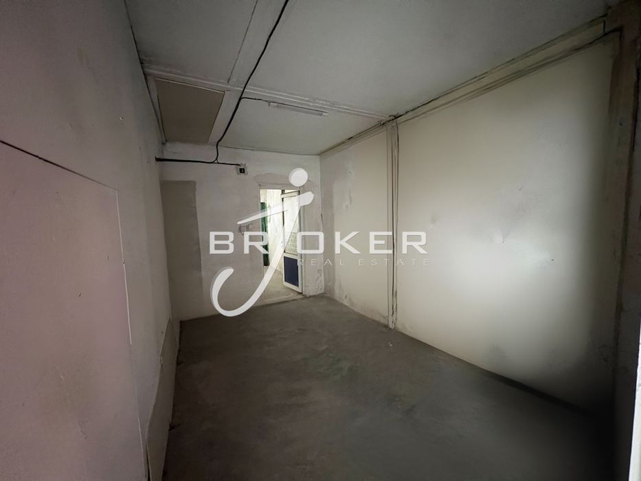 Продава се Магазин в Кърджали, Боровец - 146 кв.м за 385 €/кв.м - Снимка #4