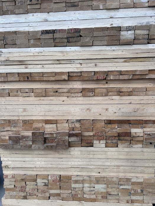 Pol uchun taxta sotiladi.