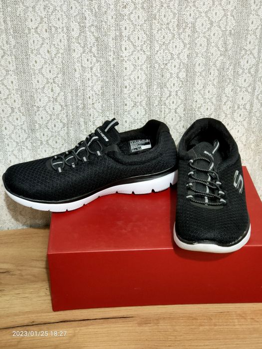 Продаю кроссовки