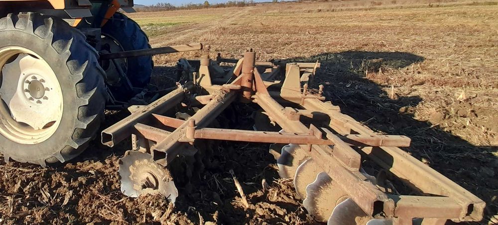 Vând diisc greu 3 tone stare bună de funcționare.