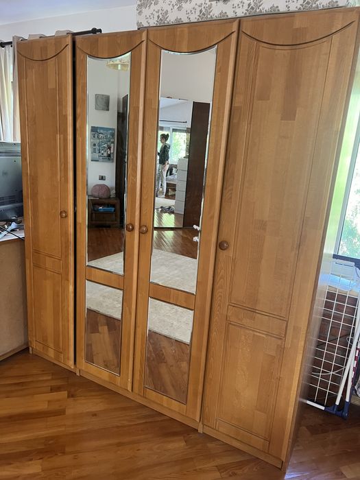 Dulap lemn masiv + comoda , pat si noptiere