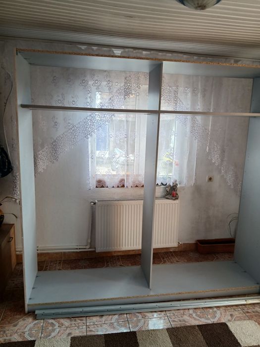 Mobilă dresing pe șină