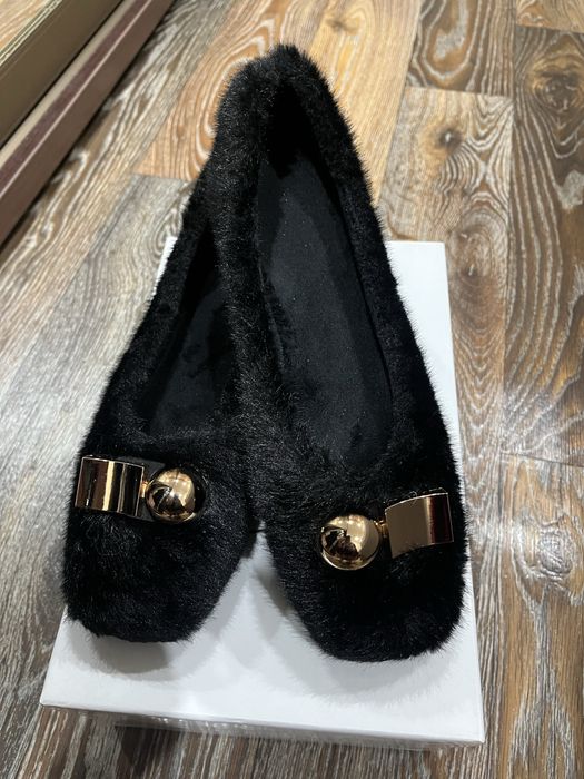 Продам новые меховые балетки