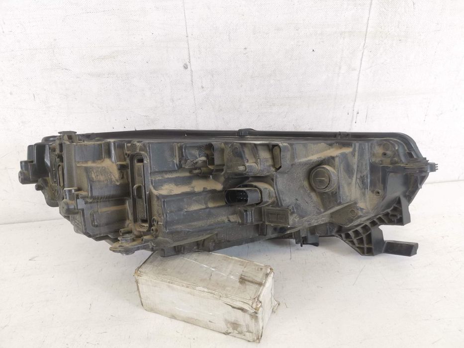 Фар Ляв Пълен Лед Шкода Октавия 4 / Skoda Octavia 4 Оригинален В Добро