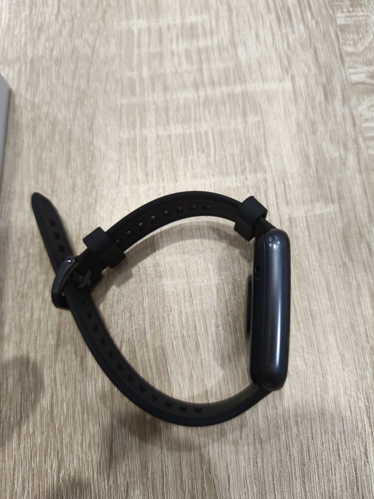 Смарт часовник Huawei fit 2
