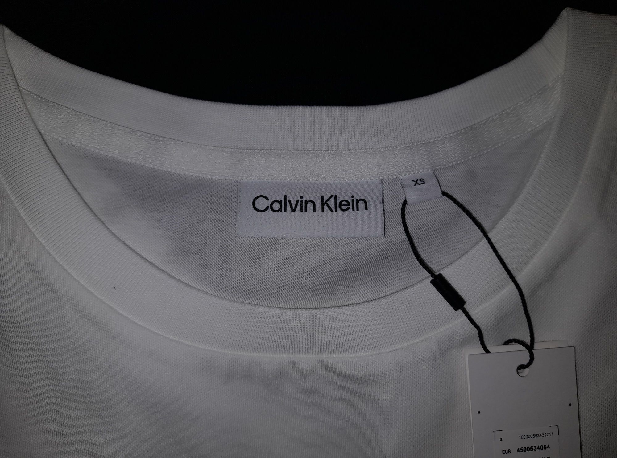 Нова тениска Calvin Klein