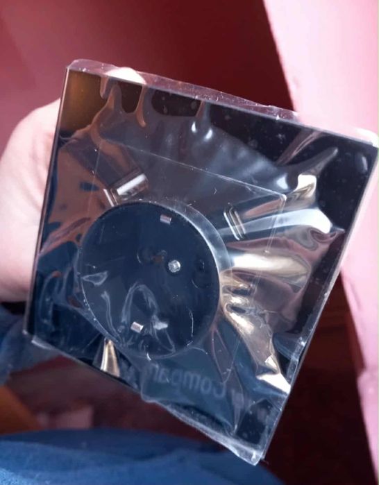 Priza cu rama de sticla securizata