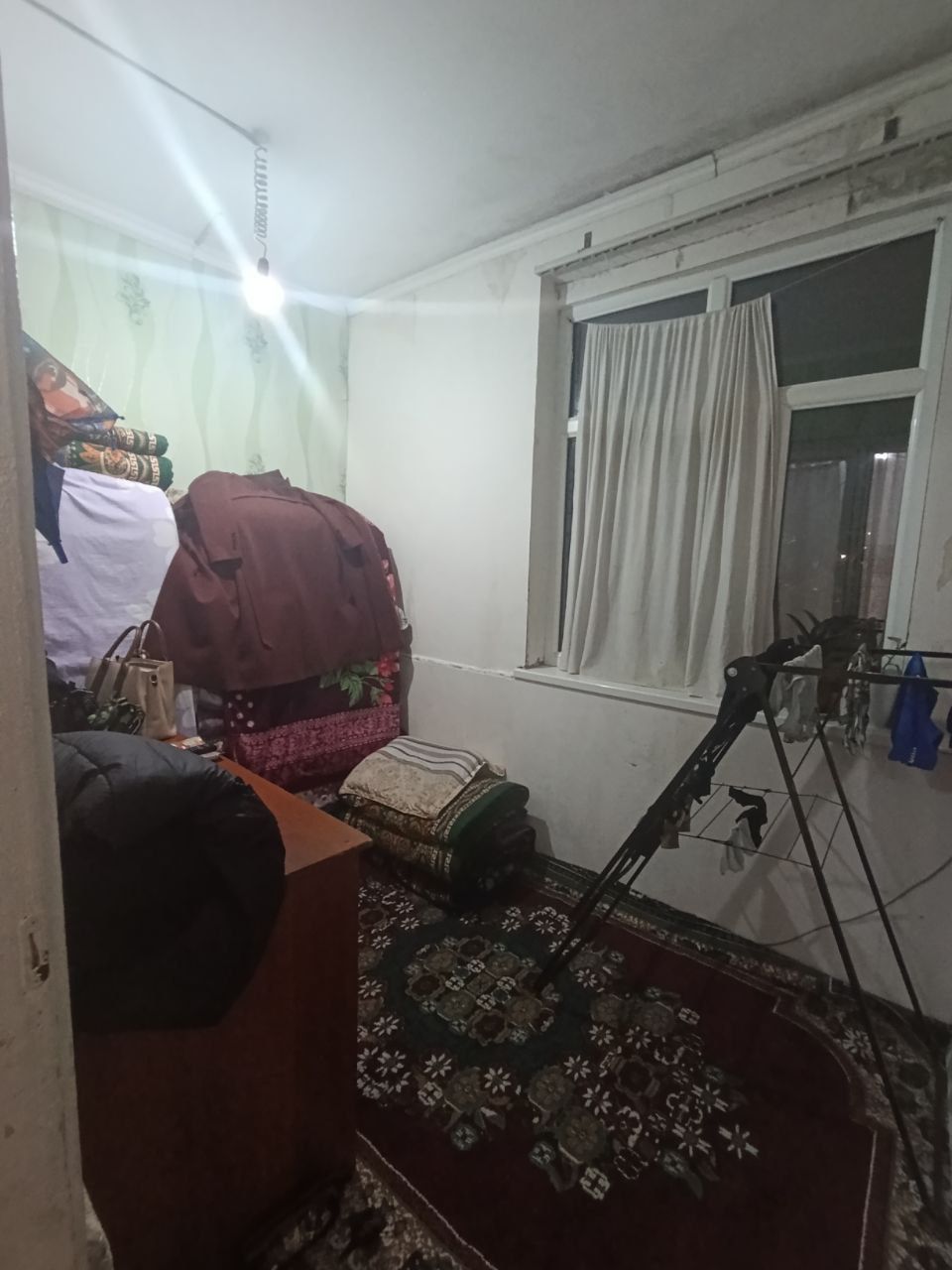 Срочно продаю 1 комнатную квартиру Янгихаёт Дустлик 1 , балкон 2х6