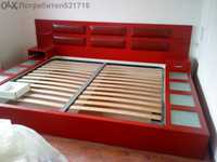 луксозна спалня в червено със скрин .Легло масив с матрак