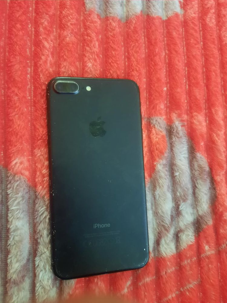Ipone 7plus de varzare oferta 300 lei are un drifec  ca nu merge buton