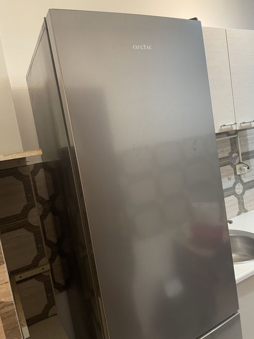 Vand frigider Artic model nou