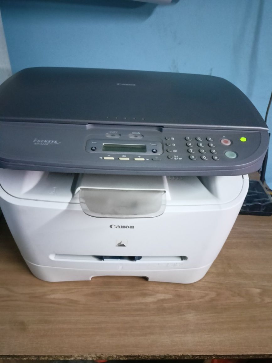 Продам МФУ 3 в 1 Canon MF3228