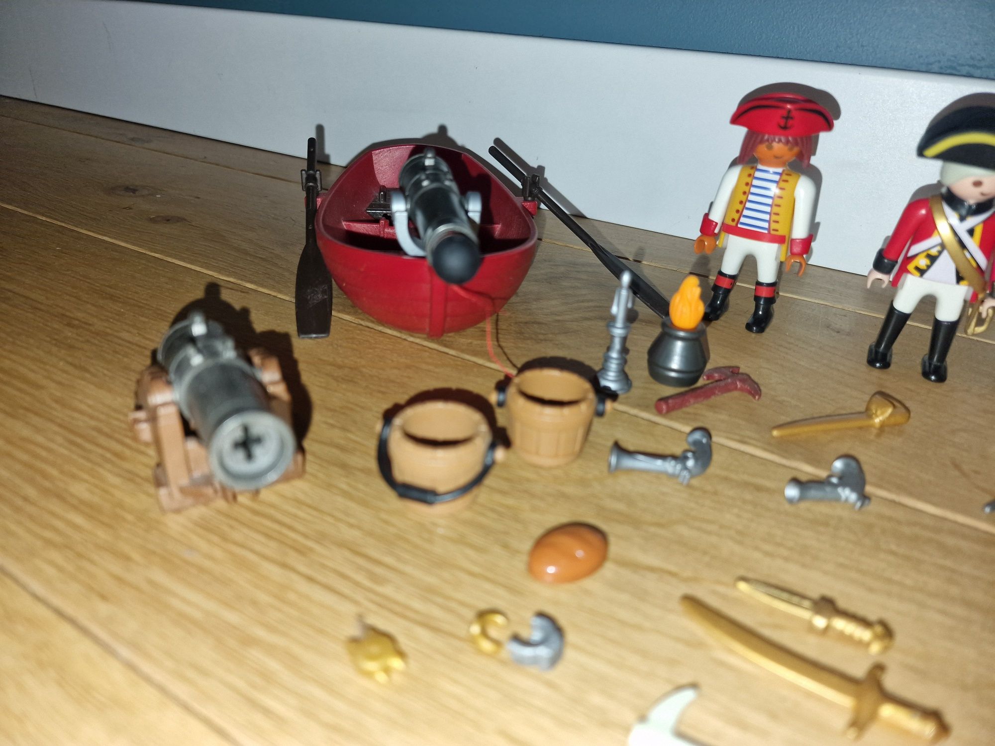 Playmobil  пирати и войници