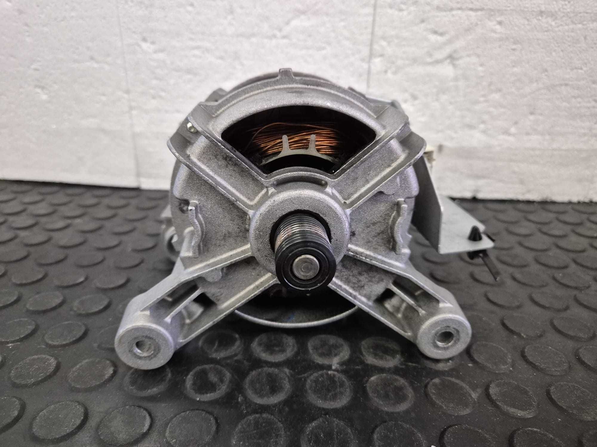 Motor masina de spalat Whirlpool 7 pini ACC UOZ112 cod / R34