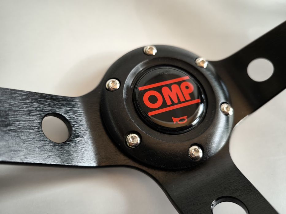 Волан спортен дълбок изнесен център кожен ОМП OMP изнесен център дрифт