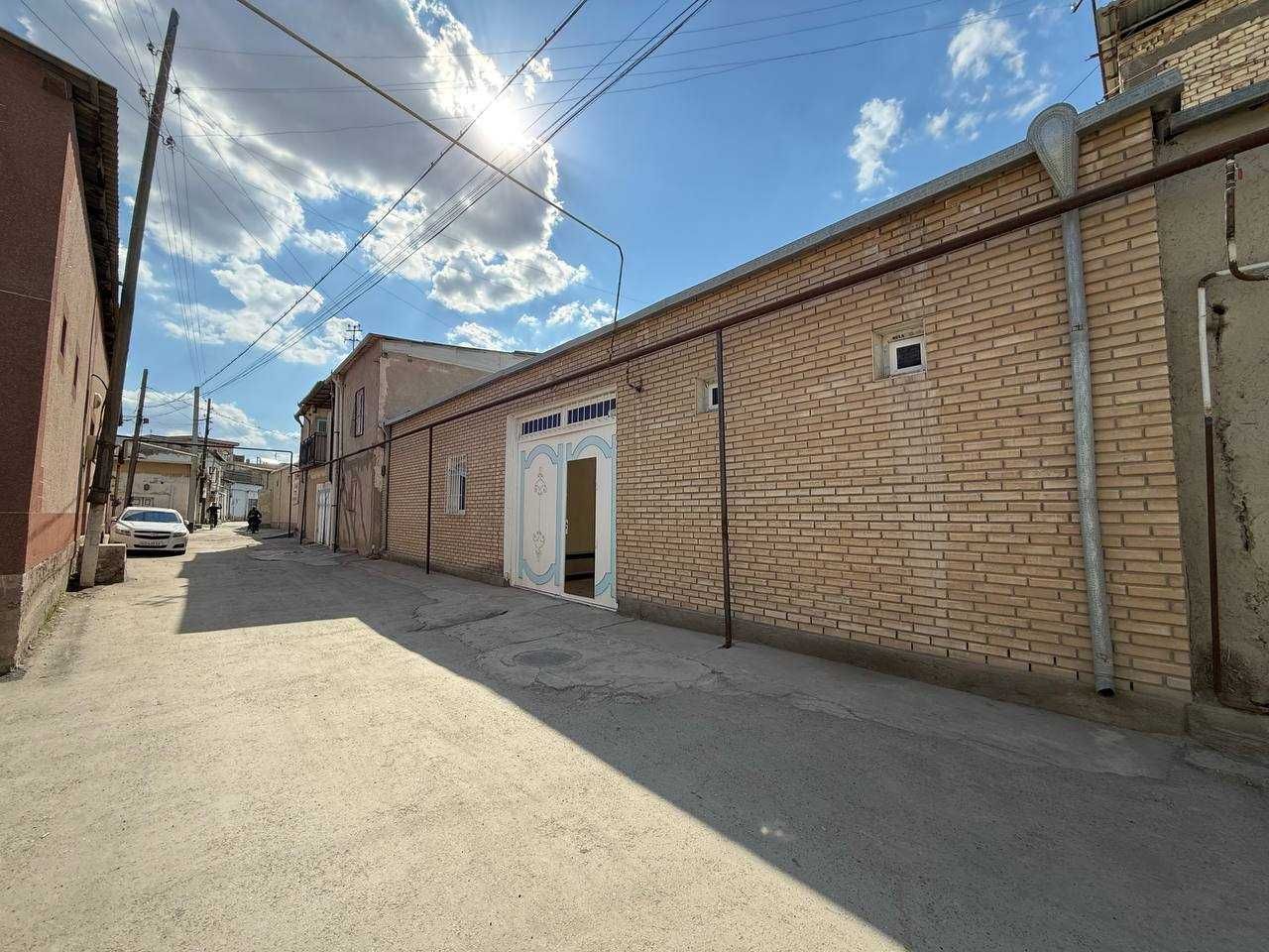 Tayyor 5 sotiqli hovli sotiladi.