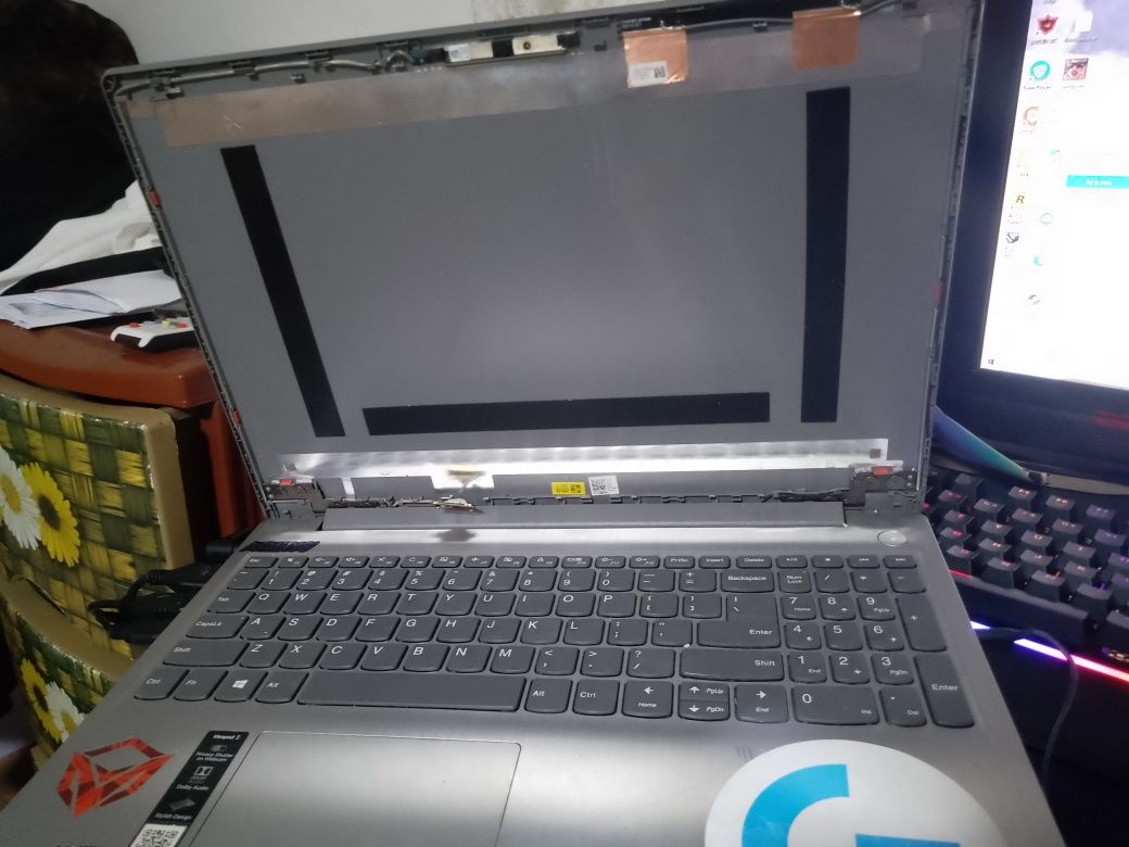 Laptop fara display