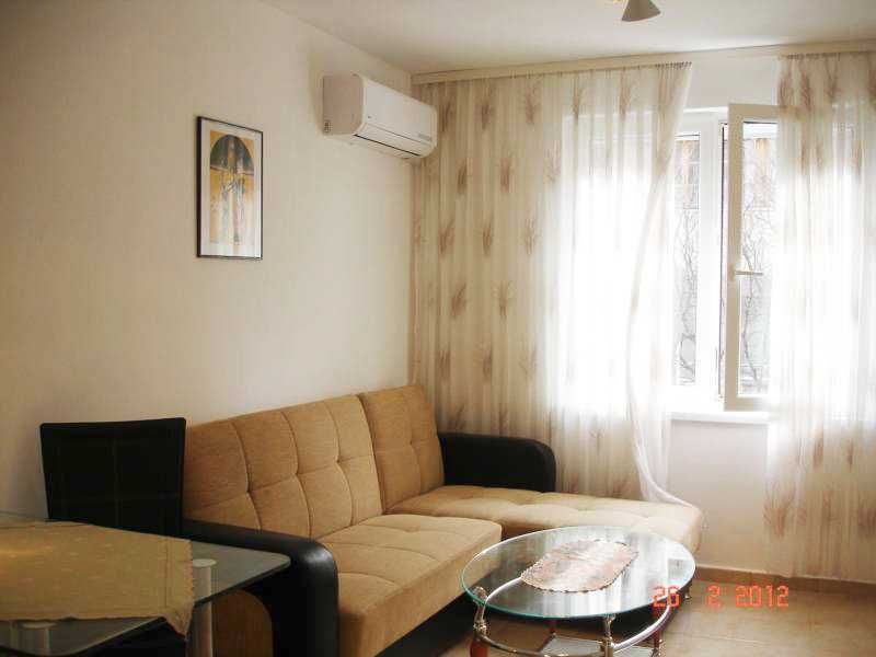 Дава се под наем Двустаен апартамент в Варна, Генералите - 70 кв.м за 448.8 € - Снимка #2