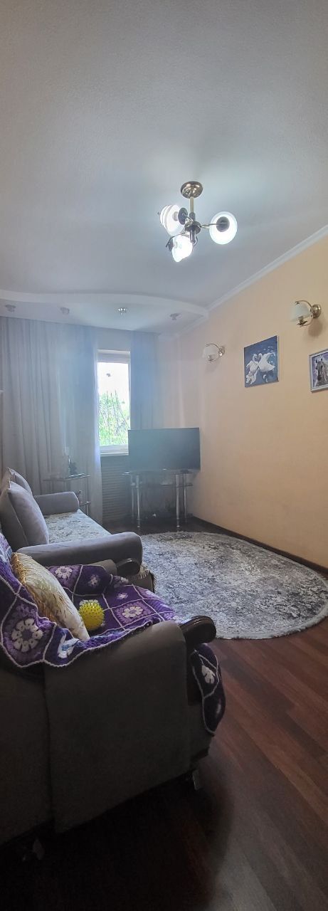 Казахстанское посольство  Лабзак ц13 2ком квартира. Кирпич 50м2
