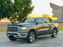 Dodge Ram 1500 Laramie 5.7 hemi 2020