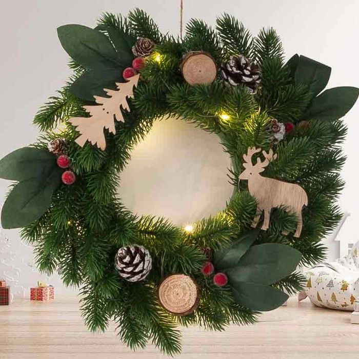 Коледен LED венец с орнаменти, 20 см