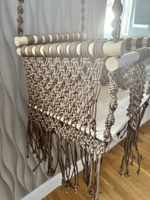 Детская качеля ручной работы