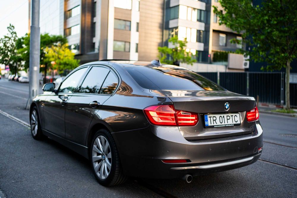 BMW F30 320d – piele crem, 184 cp, ceasuri digitale, trapa, carplay
