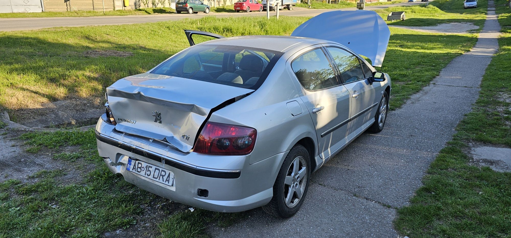 Peugeot 407, avariat