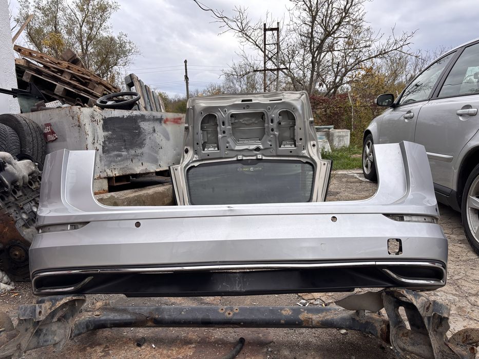 Задна броня с дифузьор голф 8 комби