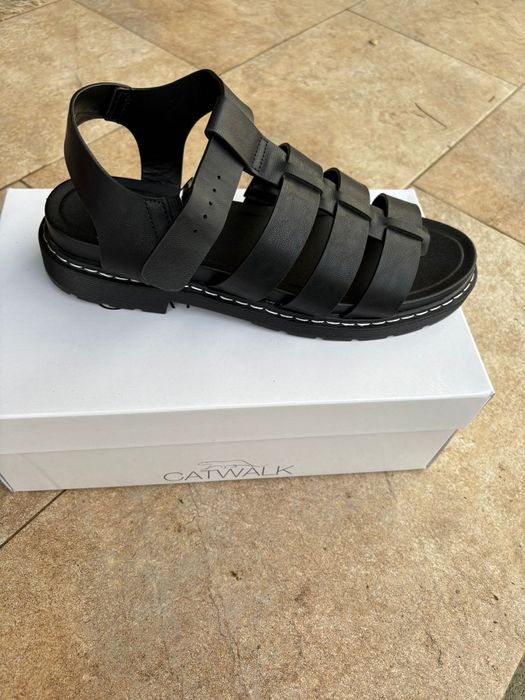 Vând sandale Catwalk nr41