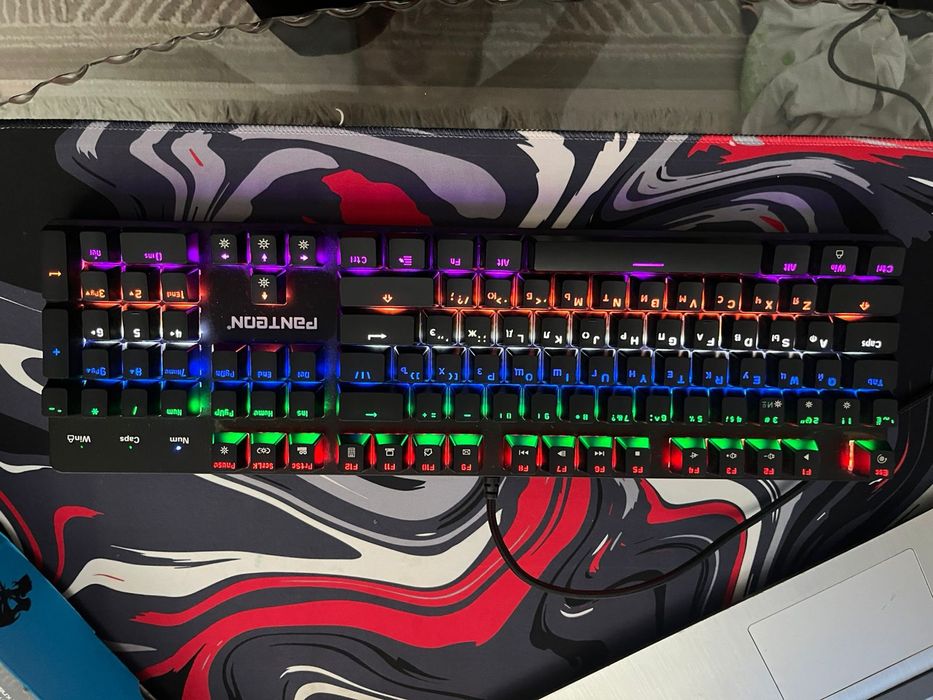 Продам клавиатуру